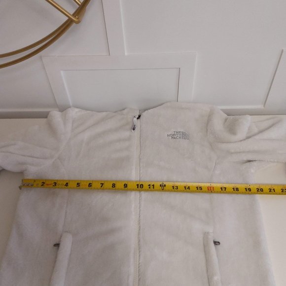 THE NORTH FACE White Furry Jacket size Medium - Picture 5 of 7
